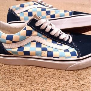 VANS Classic Checkered Shoes - Size 8.5 Women's & 7 Mens.